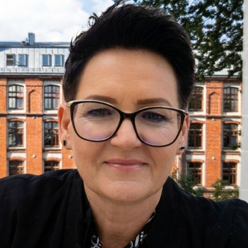 Anna Adamik